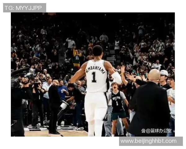 马刺宣布与球星奥尔德里奇续约,将留在球队继续征战NBA 马刺宣布与球星奥尔德里奇续约,将留在球队继续征战NBA